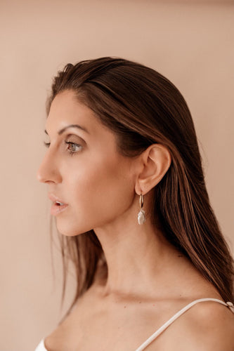 AUDREY PEARL HOOP